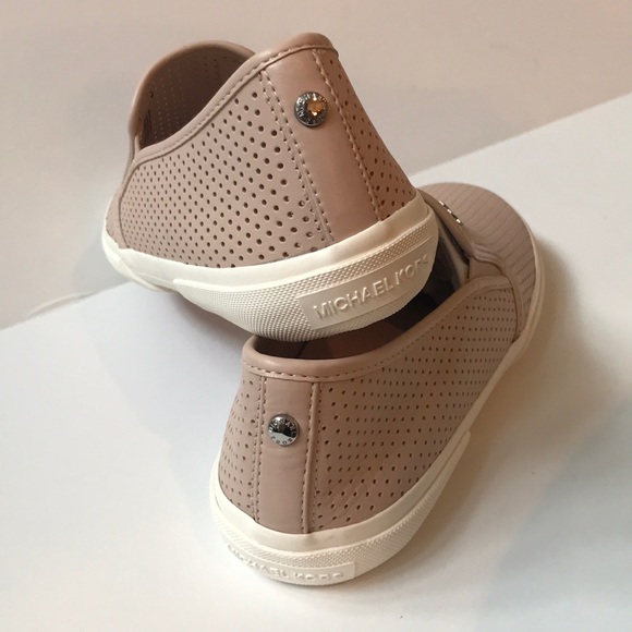 NIB Michael Kors soft pink slip on sneakers - Picture 4 of 9